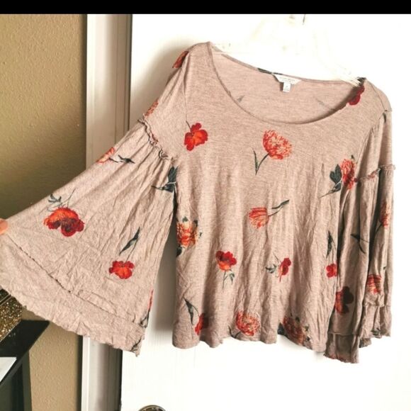 2/$30 Lucky Brand Wide sleeve floral shirt - Picture 1 of 6